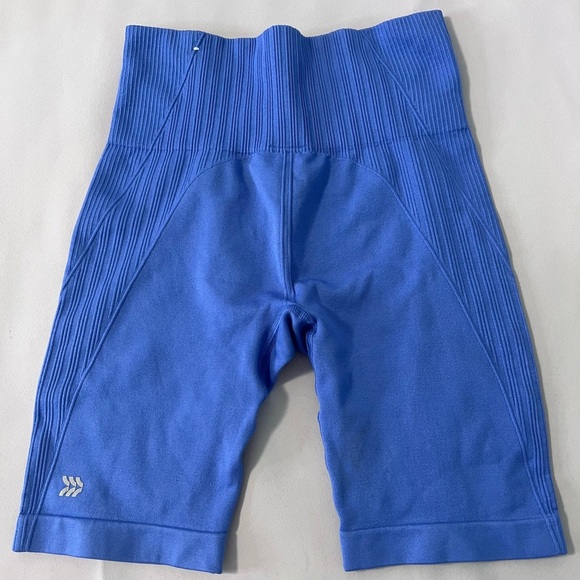 All In Motion womens bright blue 6" inseam move free biking‎ athletic shorts XS - Picture 2 of 5